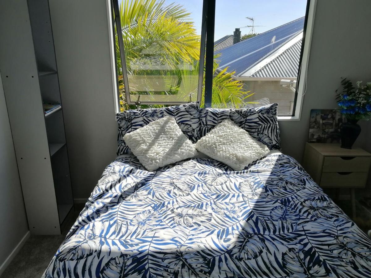 Double Room With Shared Bathroom オークランド エクステリア 写真