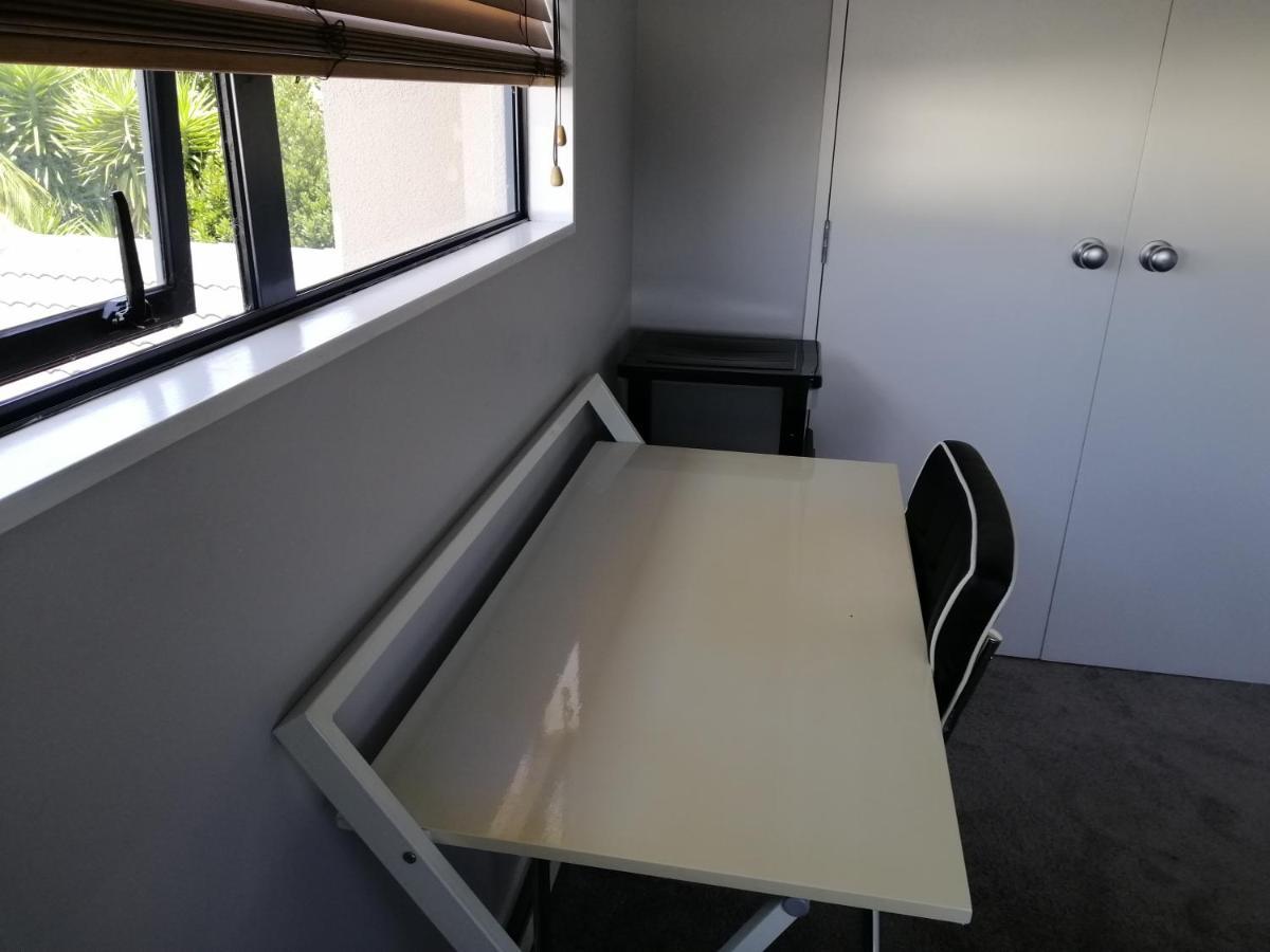 Double Room With Shared Bathroom オークランド エクステリア 写真