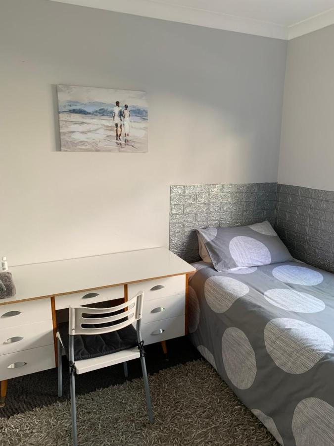 Double Room With Shared Bathroom オークランド エクステリア 写真