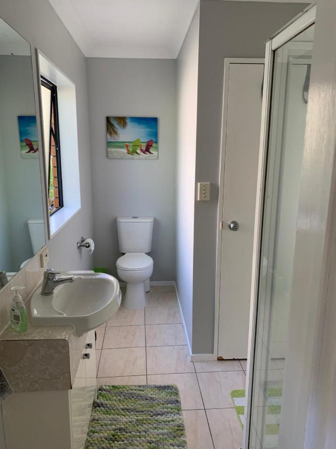 Double Room With Shared Bathroom オークランド エクステリア 写真