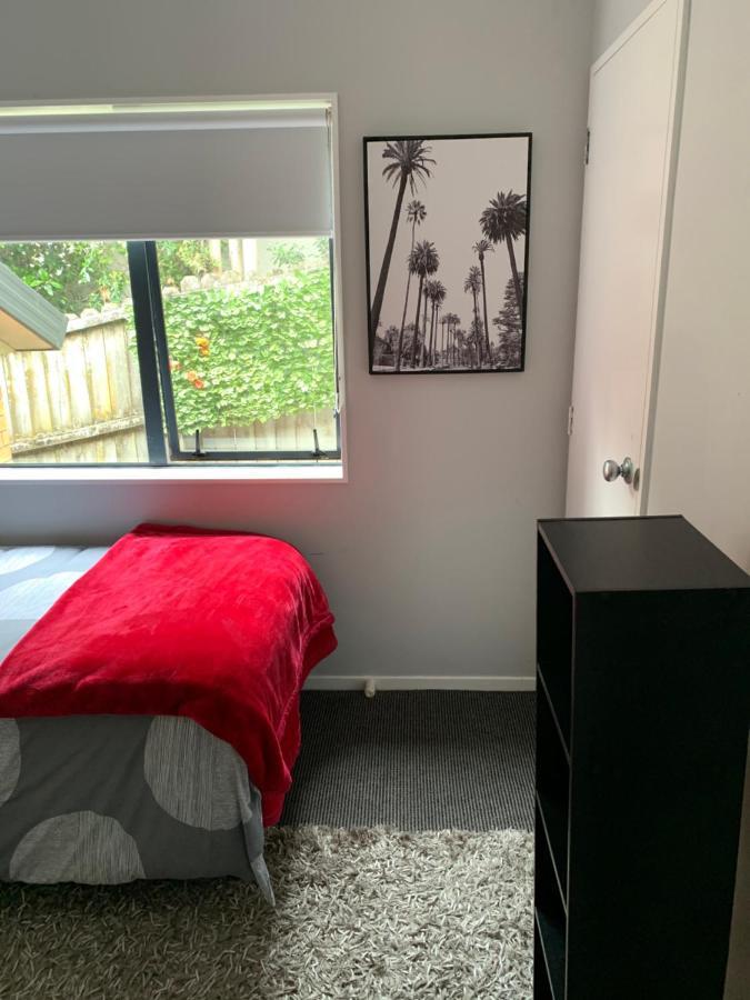 Double Room With Shared Bathroom オークランド エクステリア 写真
