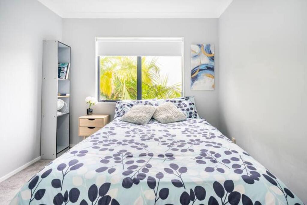 Double Room With Shared Bathroom オークランド エクステリア 写真